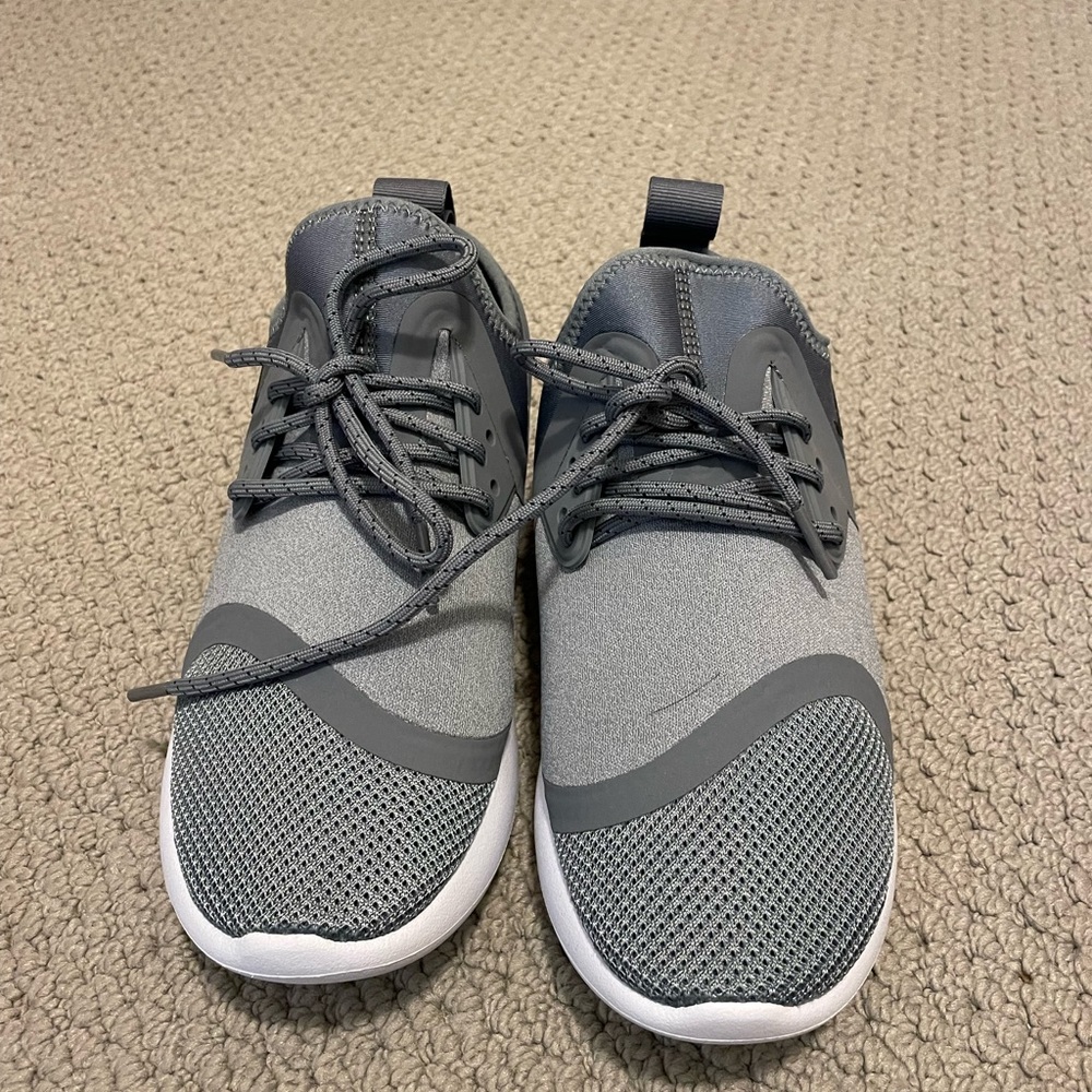 Grey Nike Tennis Shoes